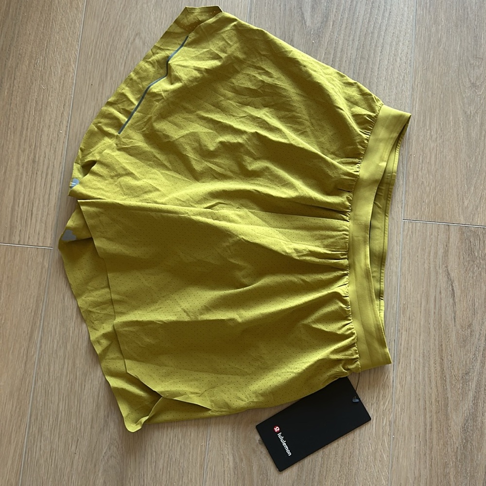 Lululemon Fast and Free Lined Short 6” - Auric Gold - M - NWT